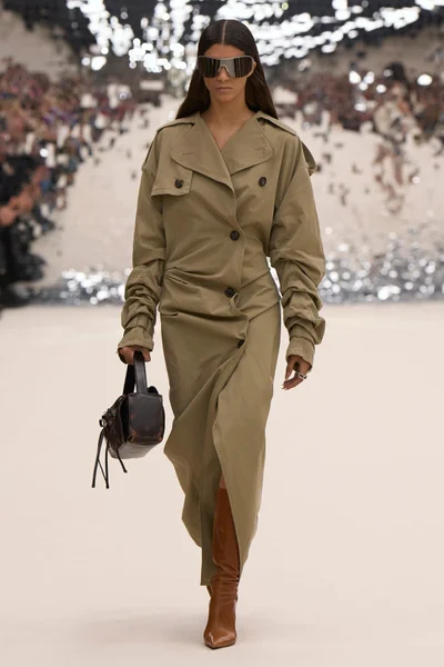 Look 32